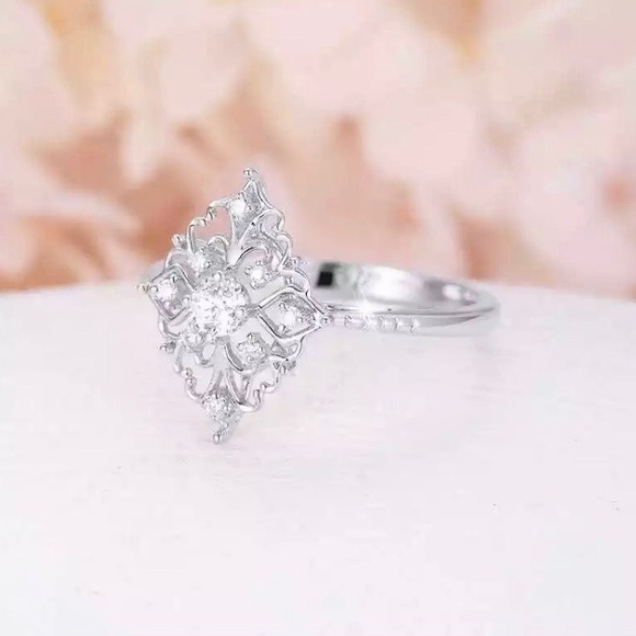 Antique Sterling Silver Ring - Picture 5 of 8